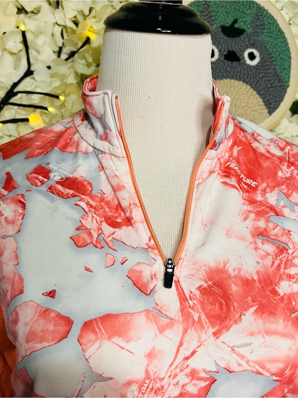 Huk Coral Marble Quarter-Zip Long Sleeve Fishing Shirt - Picture 4 of 5